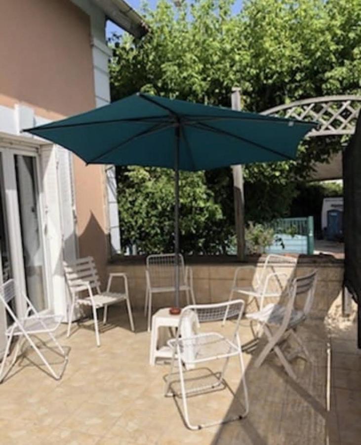 Residence Banlieue Parisienne Neuilly Екстер'єр фото